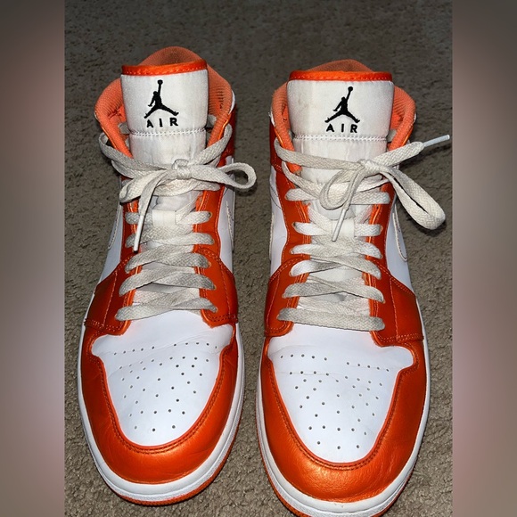 Air Jordan 1 Mid SE 'Electro Orange' - Picture 6 of 10